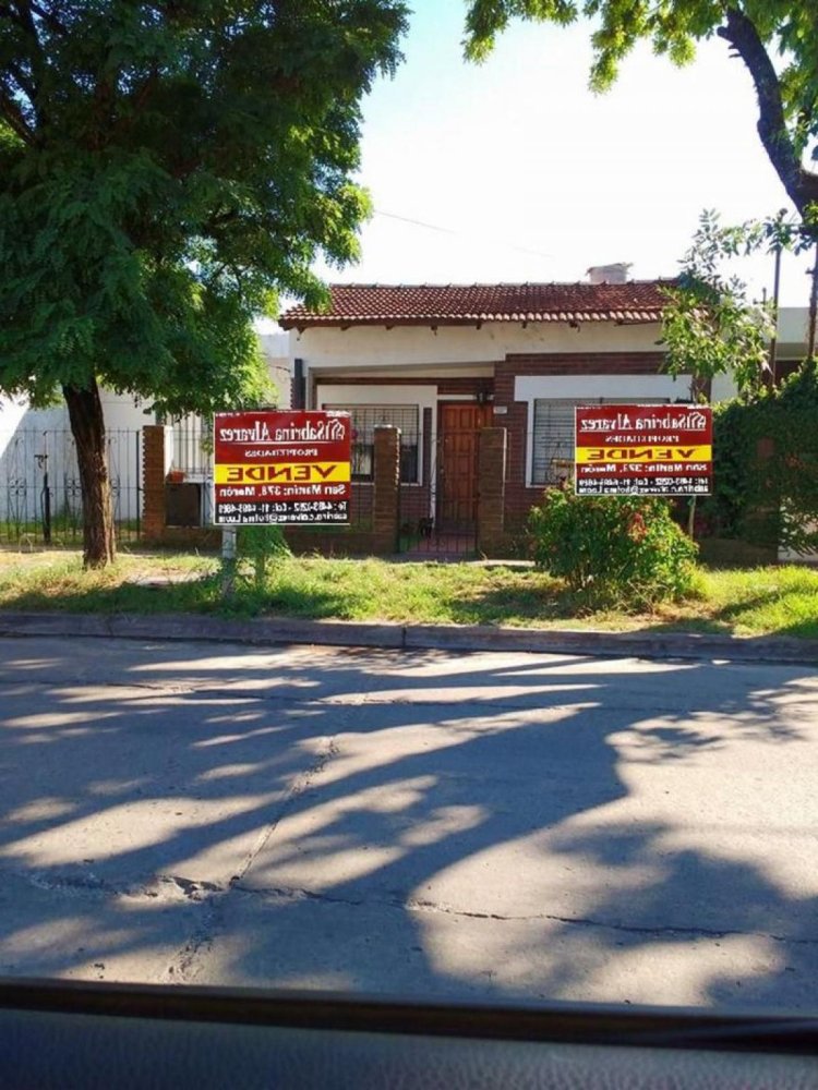 3 bedrooms House in Ituzaingo, Argentina No. 66754