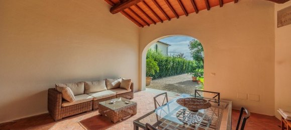 3 bedrooms House in Campi Bisenzio, Italy No. 357108 4