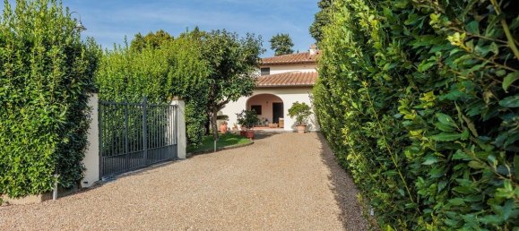 3 bedrooms House in Campi Bisenzio, Italy No. 357108 24