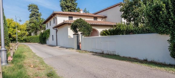 3 bedrooms House in Campi Bisenzio, Italy No. 357108 21