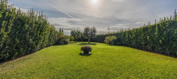 3 bedrooms House in Campi Bisenzio, Italy No. 357108 25