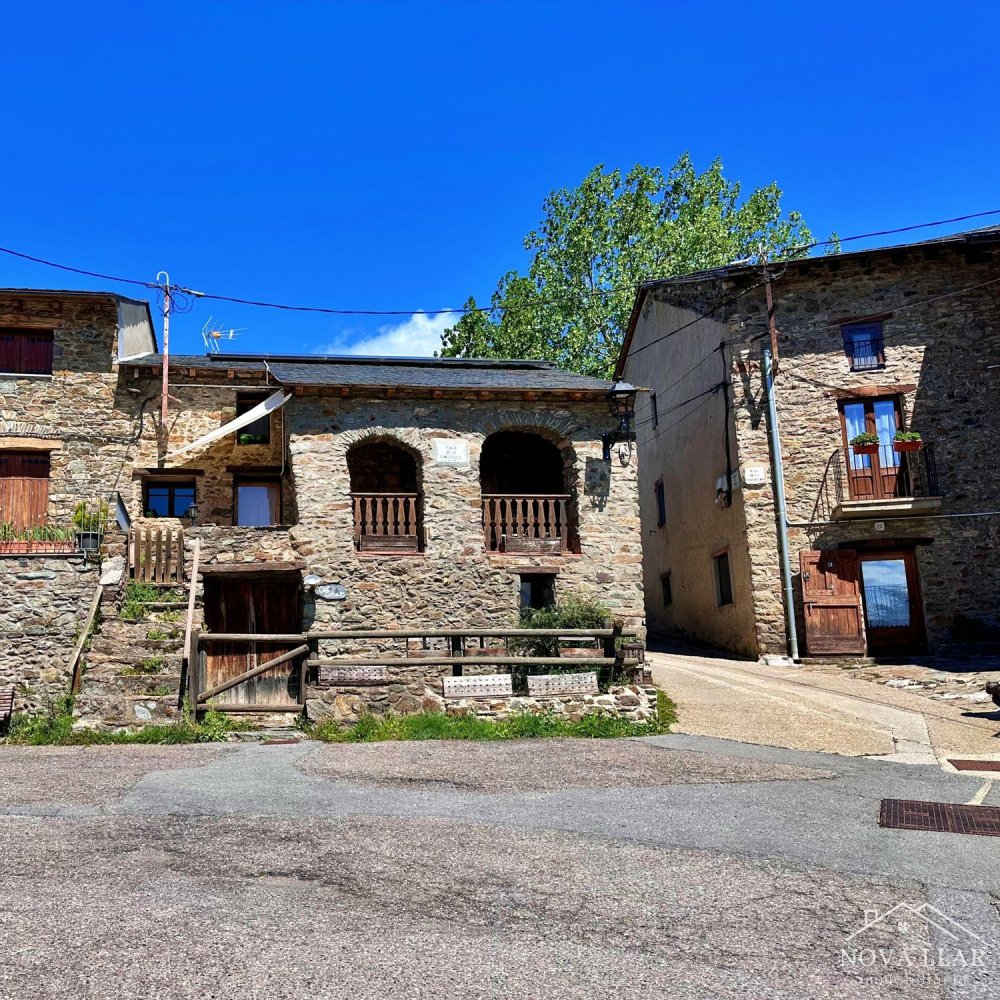 Casa de 3 dormitorios en Gerona, Spain No. 170233