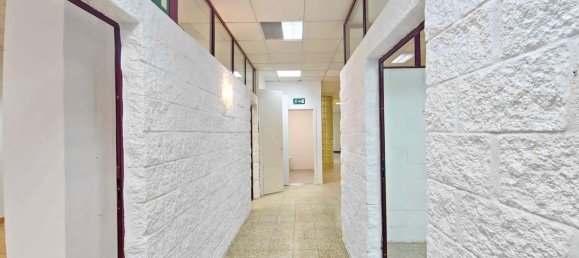 Коммерческая недвижимость 240м² в Ла-Корунья, Испания № 58309 13