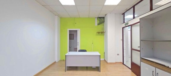 Коммерческая недвижимость 240м² в Ла-Корунья, Испания № 58309 19