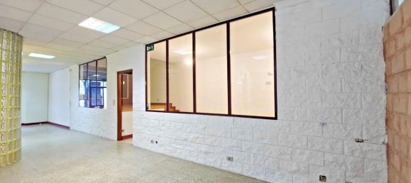 Коммерческая недвижимость 240м² в Ла-Корунья, Испания № 58309 10