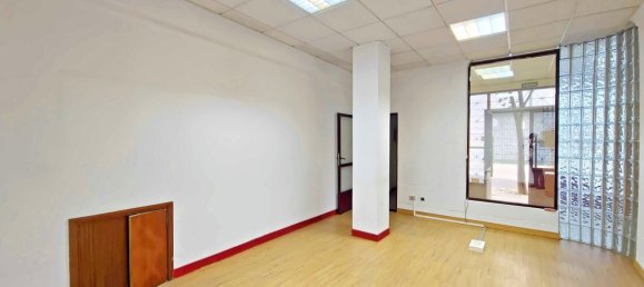 Коммерческая недвижимость 240м² в Ла-Корунья, Испания № 58309 8