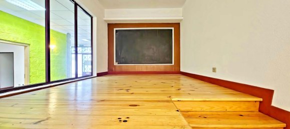 Коммерческая недвижимость 240м² в Ла-Корунья, Испания № 58309 12