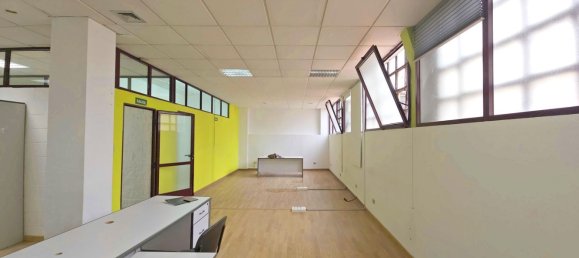 Коммерческая недвижимость 240м² в Ла-Корунья, Испания № 58309 22