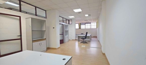 Коммерческая недвижимость 240м² в Ла-Корунья, Испания № 58309 21