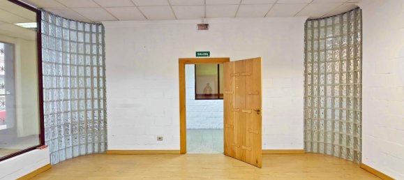 Коммерческая недвижимость 240м² в Ла-Корунья, Испания № 58309 7