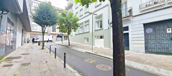 Коммерческая недвижимость 240м² в Ла-Корунья, Испания № 58309 2