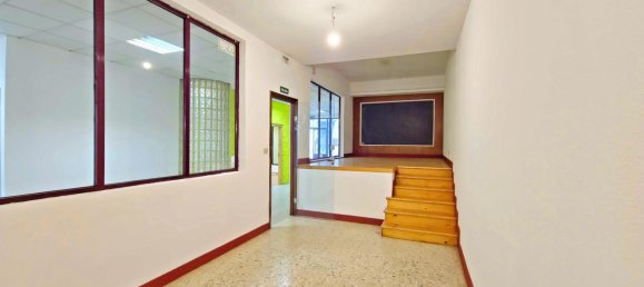 Коммерческая недвижимость 240м² в Ла-Корунья, Испания № 58309 11