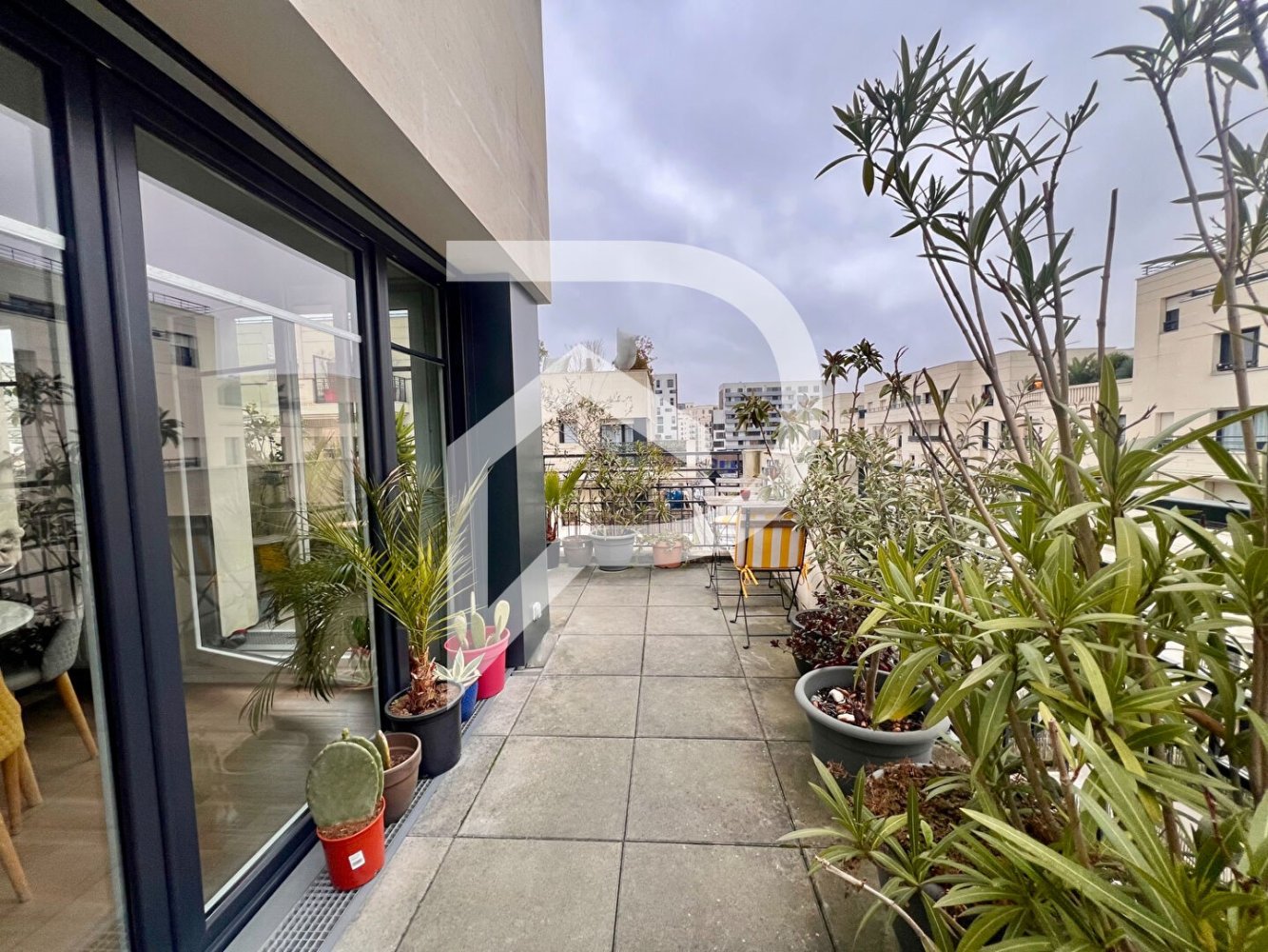 2 bedrooms Apartment in Seine-Saint-Denis, France No. 140859