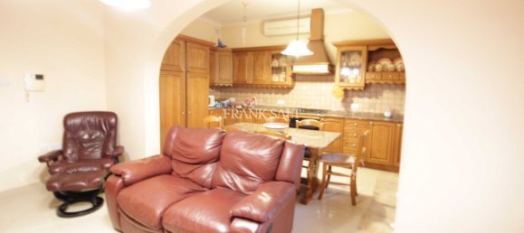 3 Schlafzimmer Maisonette-Wohnung in Mqabba, Malta, Nr. 8075 4