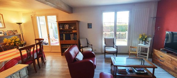 3 bedrooms House in Cachan, France No. 150959 5