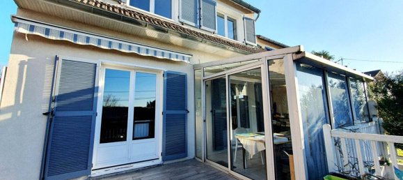 3 bedrooms House in Cachan, France No. 150959 4