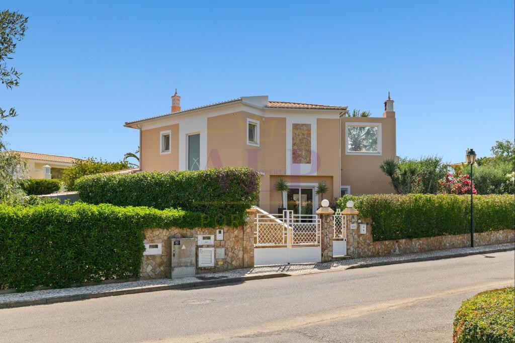 Villa de 4 dormitorios en Lagos, Portugal No. 257793