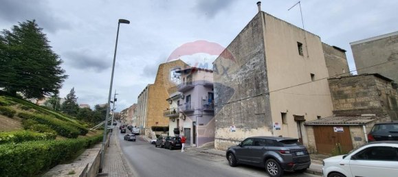 Дом с 5 комнатами в Рагуза, Италия № 40798 24