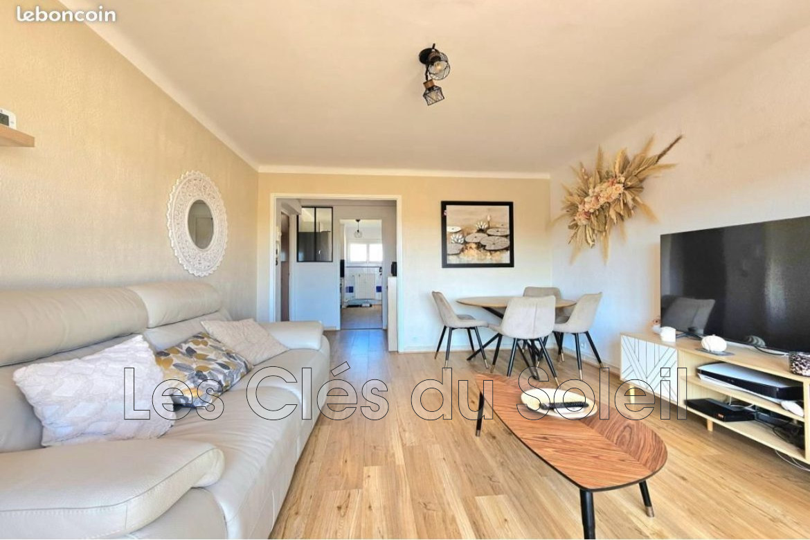 2 bedrooms Apartment in Hyeres, France No. 299250