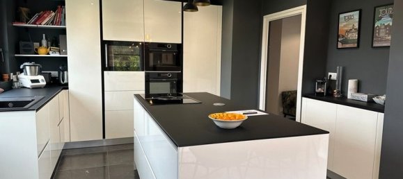 5 bedrooms House in Chambray-les-Tours, France No. 155328 4