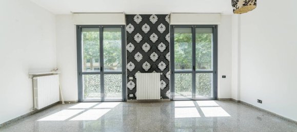 2 bedrooms Apartment in Milan, Italy No. 273428 4