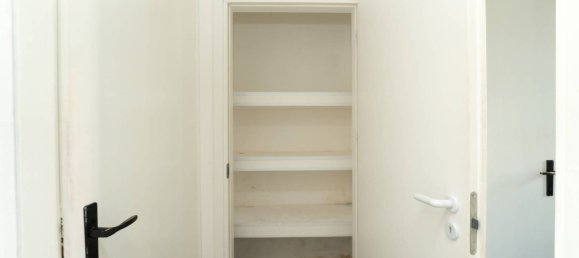 2 bedrooms Apartment in Milan, Italy No. 273428 12