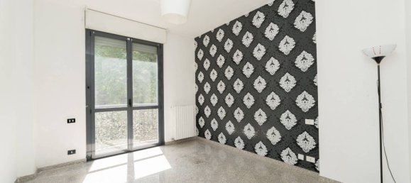 2 bedrooms Apartment in Milan, Italy No. 273428 14