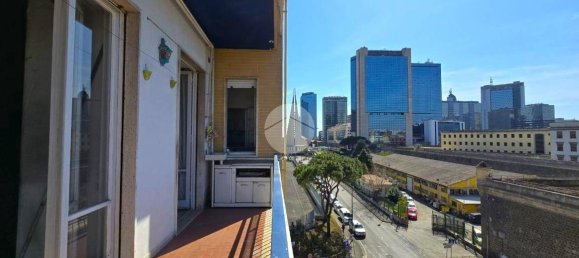 3 Schlafzimmer Wohnung in Naples, Italy, Nr. 164788 9