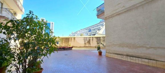 3 Schlafzimmer Wohnung in Naples, Italy, Nr. 164788 4