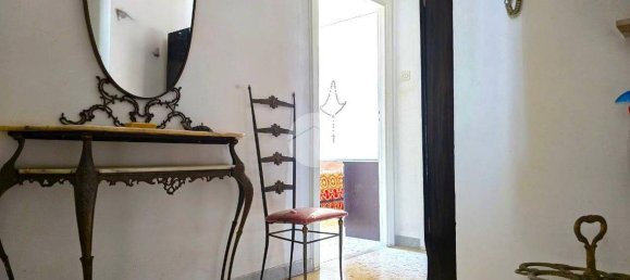 3 Schlafzimmer Wohnung in Naples, Italy, Nr. 164788 6