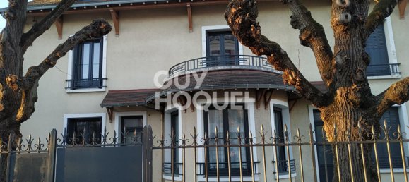 8 غرف نوم بناية في Sainte-Savine, France رقم 69446 2