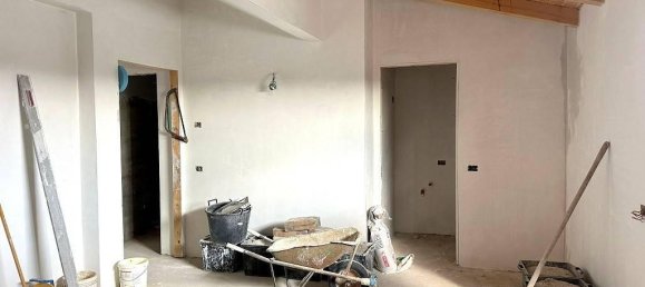 3 rooms Apartment in Seregno, Italy No. 21150 9