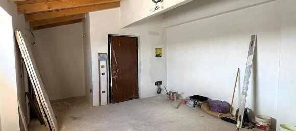 3 rooms Apartment in Seregno, Italy No. 21150 5