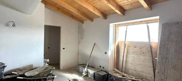 3 rooms Apartment in Seregno, Italy No. 21150 4