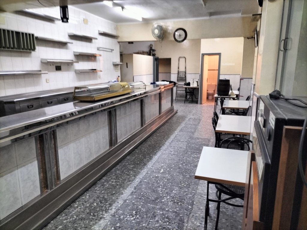 Gewerbliche Immobilie in Horta-Guinardo, Spain 94m², Nr. 210091