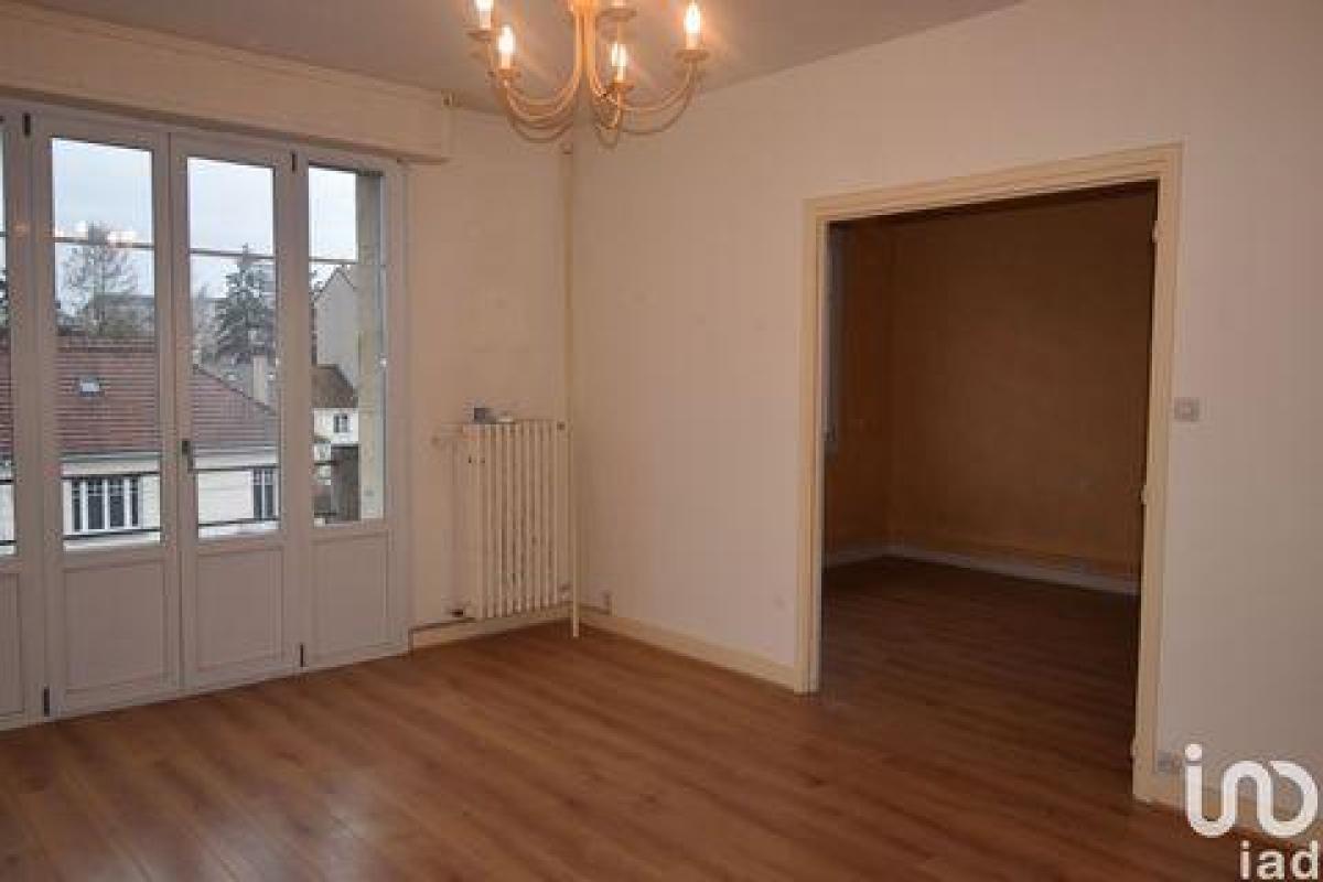 Studio in the Condo in Verdun, France No. 3306