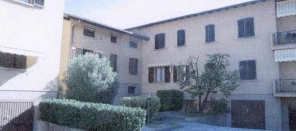 88m² Commercial property in La Valletta Brianza, Italy No. 305350 5