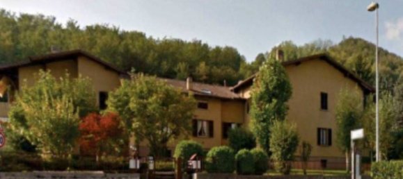 88m² Commercial property in La Valletta Brianza, Italy No. 305350 4