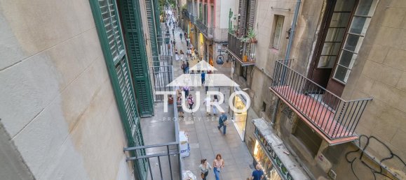 4 Schlafzimmer Wohnung in Ciutat Vella, Spain, Nr. 141324 12