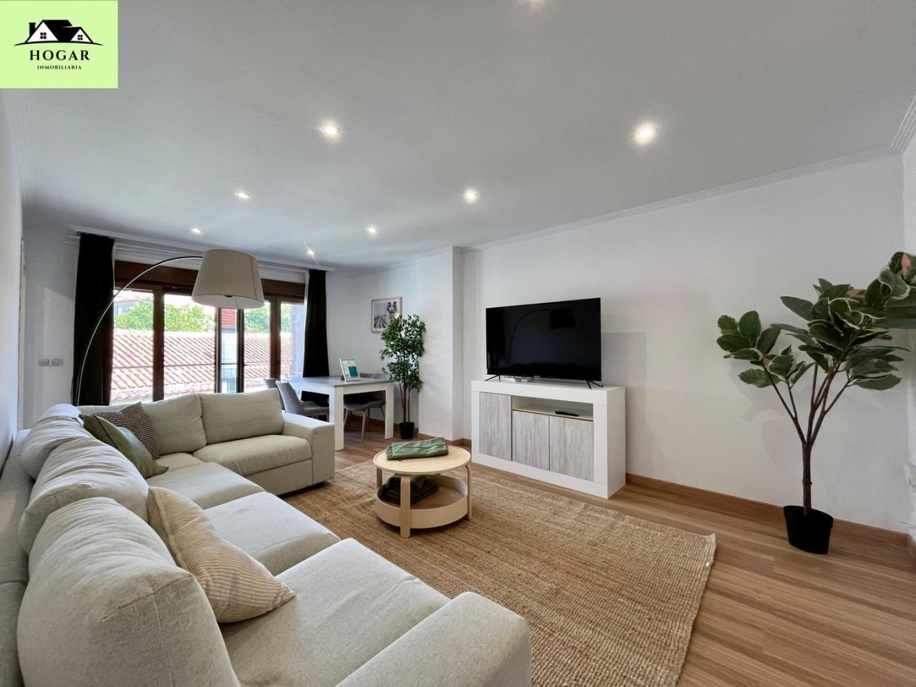 Квартира с 2 спальнями в Марин, Испания № 210608