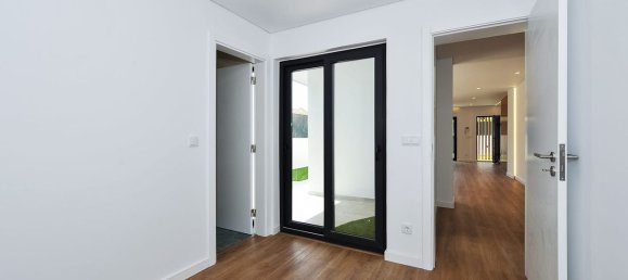 3 bedrooms House in Oeiras, Portugal No. 130513 7