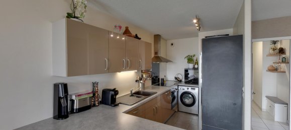 2 chambres Appartement à Échirolles, France No. 208723 4