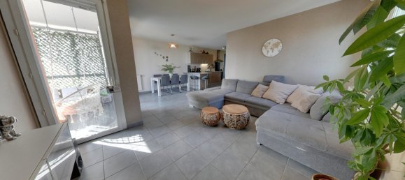 2 chambres Appartement à Échirolles, France No. 208723 3