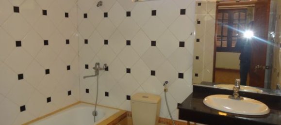 4 bedrooms House in Tay Ho, Vietnam No. 1750 13