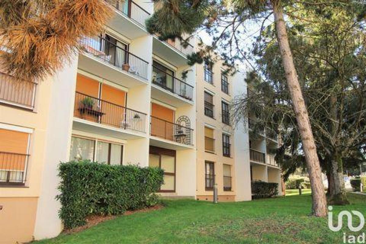 Condominio de 2 dormitorios en Villecresnes, France No. 35336