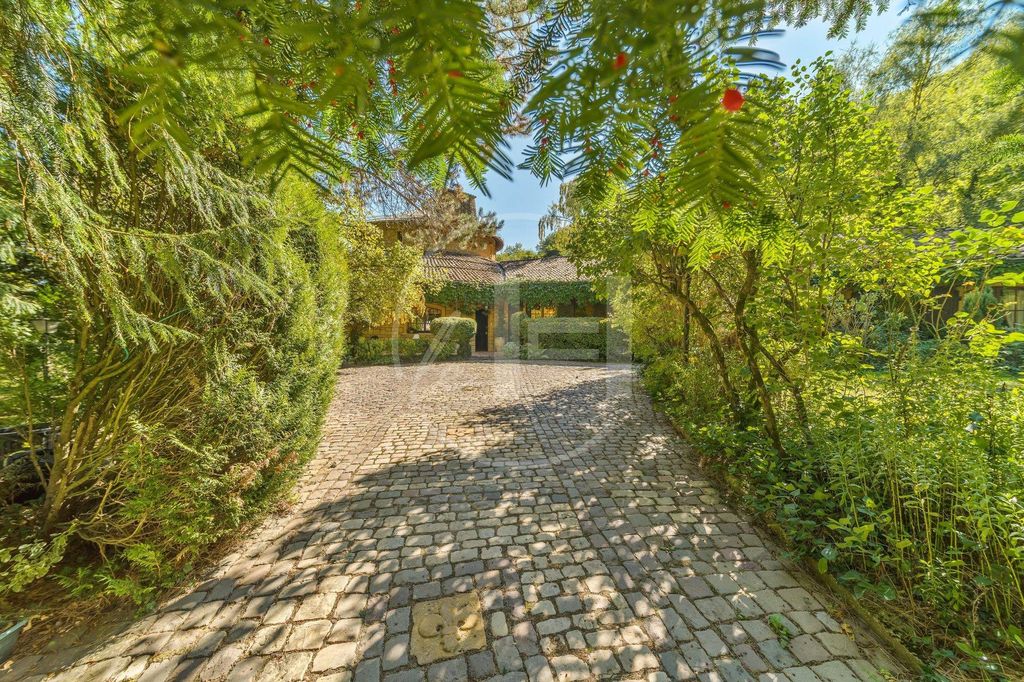 Castelos T8 em Plappeville, France N.º 59513