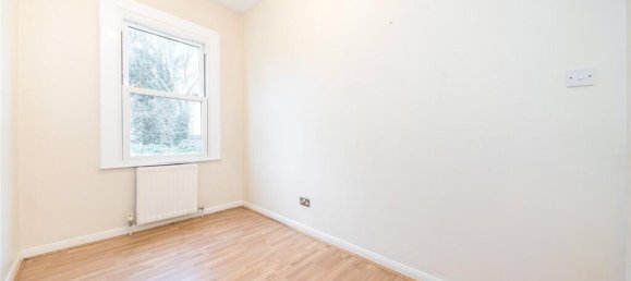 2 bedrooms Apartment in London, United Kingdom No. 12778 8