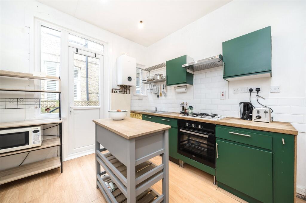 2 bedrooms Apartment in London, United Kingdom No. 12778