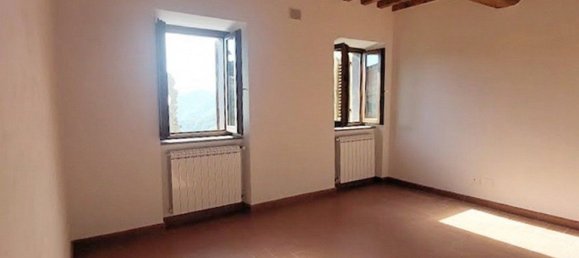 3 rooms Apartment in Marliana, Italy No. 37884 10