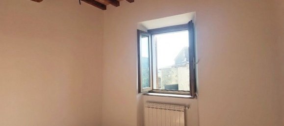 3 rooms Apartment in Marliana, Italy No. 37884 4